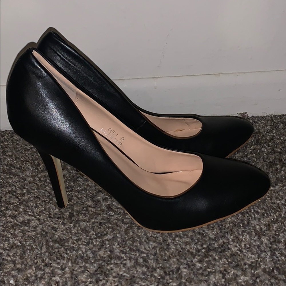 blk woman’s hells - Picture 2 of 3
